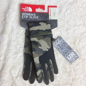 Final drop North Face Olive Green Camo Etip Glove